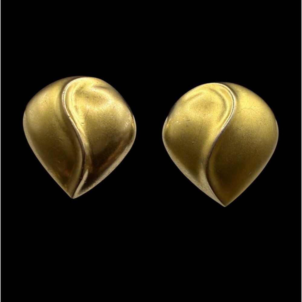 Vintage Gold-Tone Clip-On Earrings Set Assorted Styles Retro Jewelry Collection - Picture 2 of 16